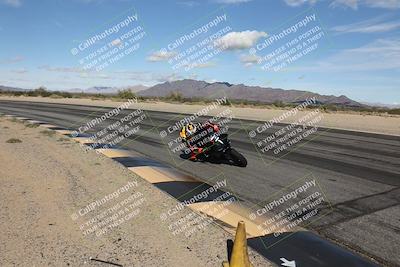 media/Nov-16-2025-Race Pace (Sun) [[8c5fa54630]]/Non Verified Riders (1st 20 Minutes)/3-Turn 3 Inside (11am)/